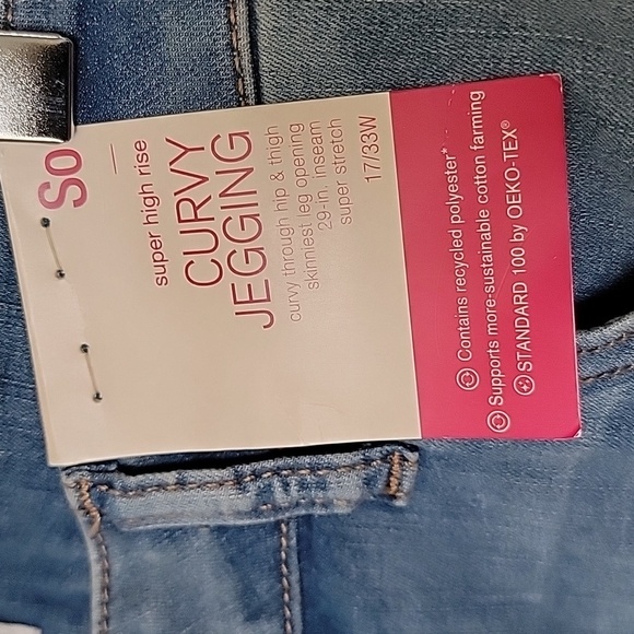 SO brand NWT curvy jegging size 17 or 33W super high rise Distressed Stretch - Picture 4 of 9